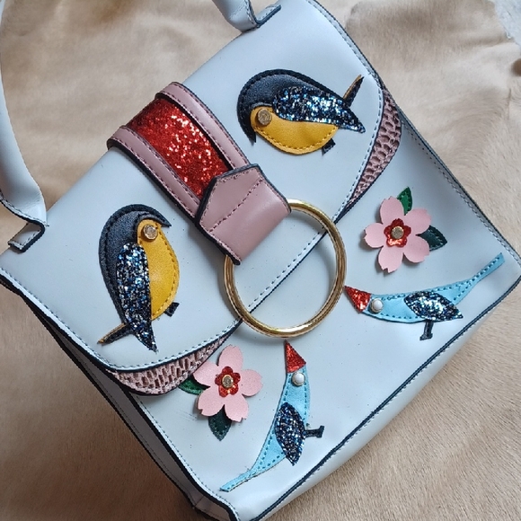 Super Cute Crossbody - Picture 1 of 16
